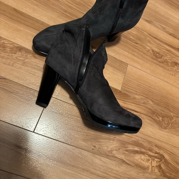 Beautiful black boots Suede - Picture 2 of 7